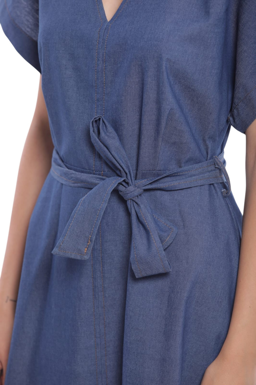 ABITO LUNGO IN CHAMBRAY CON CINTURINO IN VITA